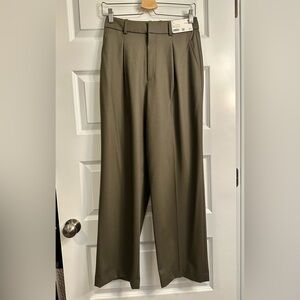 Uniqlo Pleated Wide Leg Pants- Olive